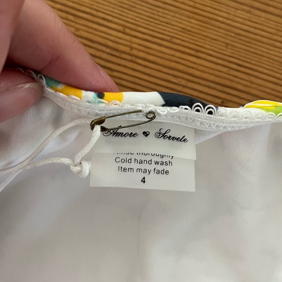 Amore and Sorvete Jessie James Decker Floral Bikini - Picture 5 of 9